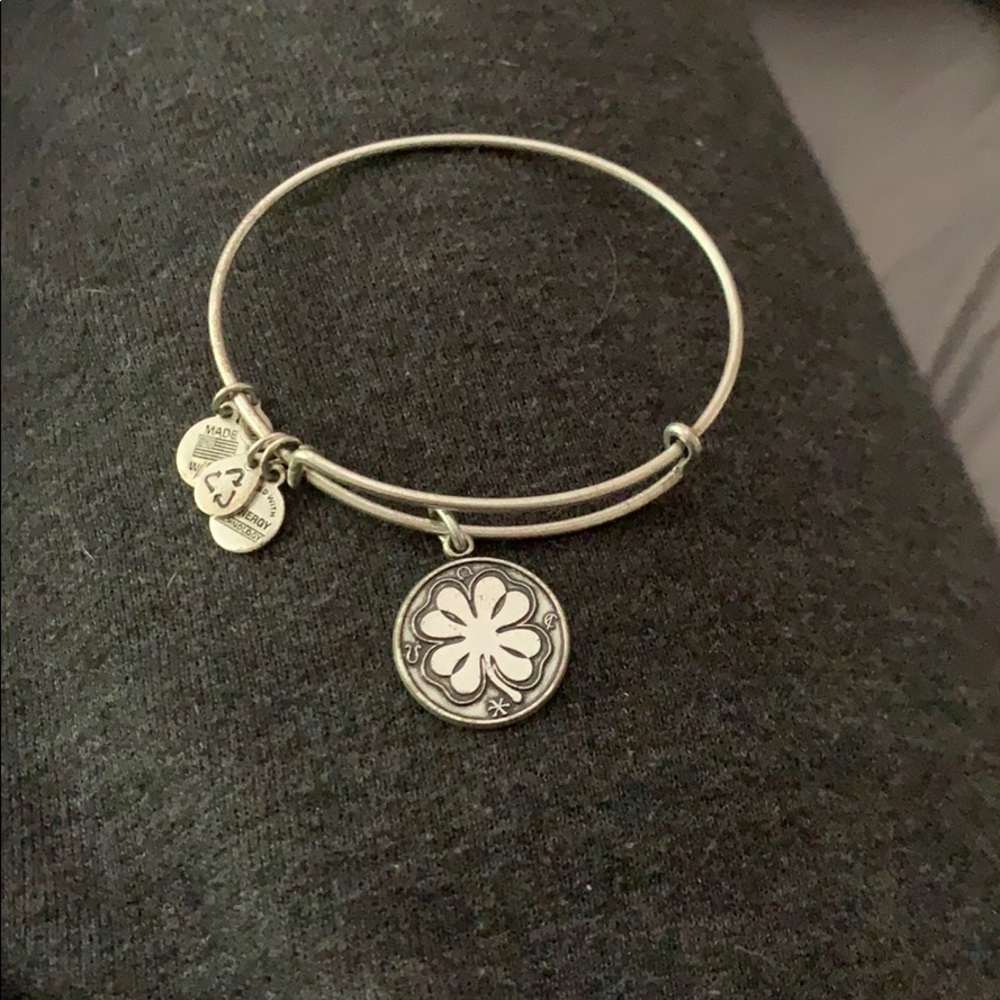 Alex and Ani 4 leaf clover bracelet